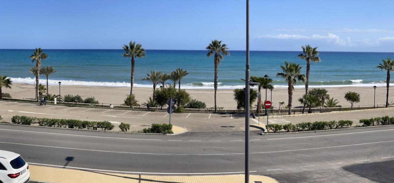 Precioso Apartamento Frente A La Playa Con Piscina Мохакар Екстериор снимка